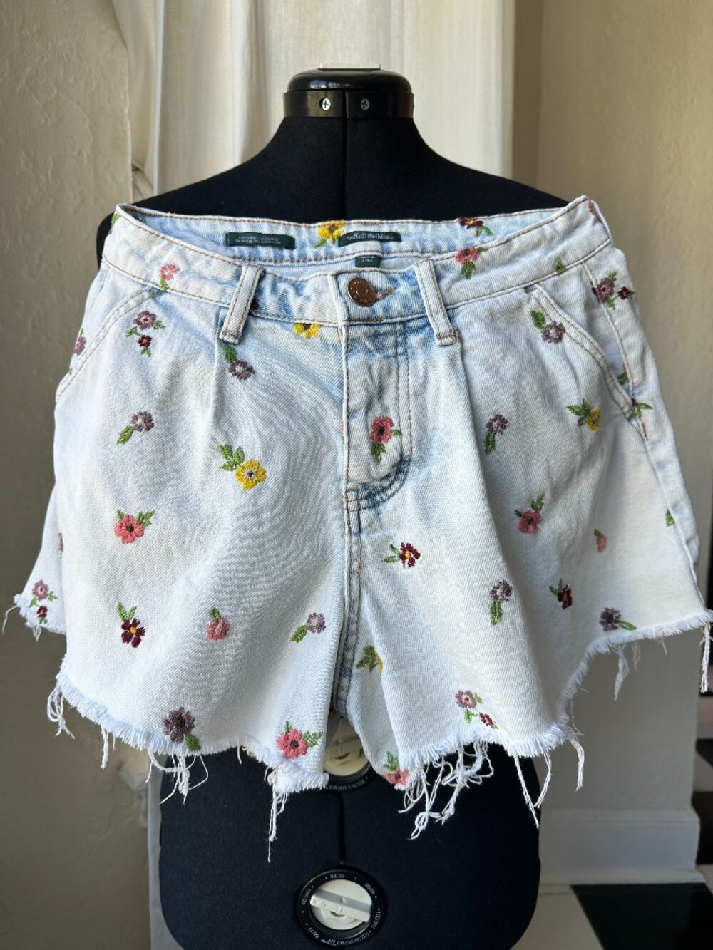 Wild Fable Size 0 Floral Embroidered Super High-Rise Denim Shorts Button Fly